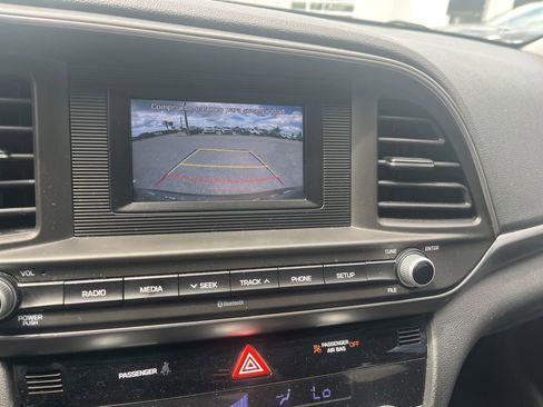 Used 2020 Hyundai Elantra SE w/ Cargo Package (C1) image 15