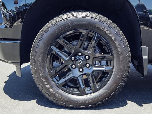 Used 2026 Chevrolet Silverado 1500 RST w/ RST Select Package AWD/4WD image 17