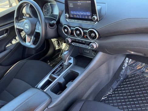 Used 2023 Nissan Sentra SV image 9