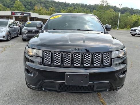 Used 2021 Jeep Grand Cherokee Laredo X AWD/4WD image 2