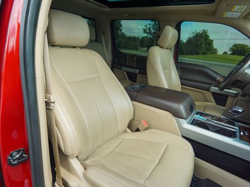 Used 2018 Ford F150 Lariat w/ Equipment Group 502A Luxury AWD/4WD image 37