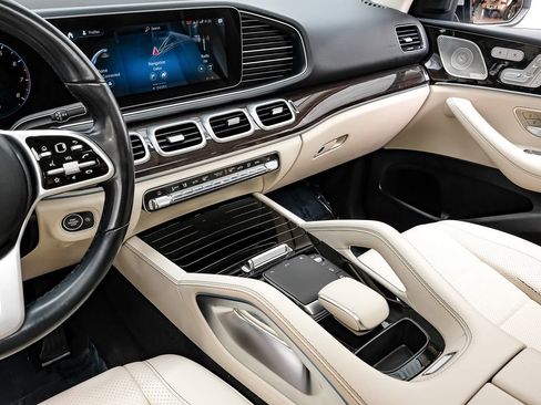 Used 2021 Mercedes-Benz GLE 450 4MATIC w/ AMG Line Exterior image 23