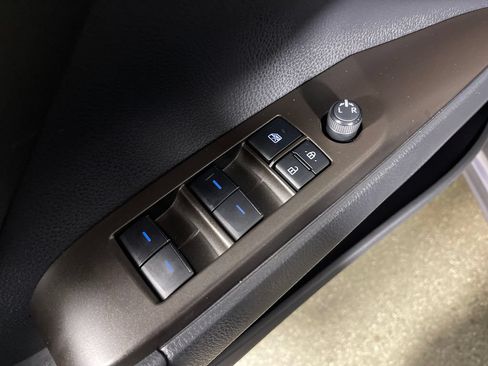 Certified 2022 Toyota Camry SE FWD image 16