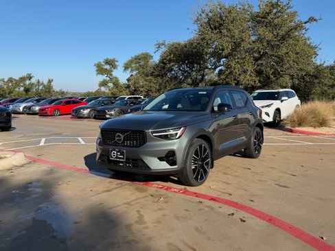 Used 2026 Volvo XC40 B5 Ultra w/ Protection Package Premier AWD/4WD image 2