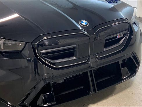 Certified 2025 BMW M5 w/ Executive Package image 66