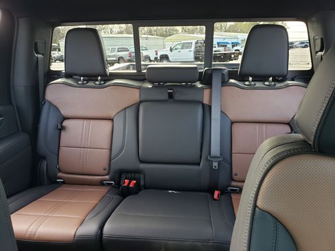 New 2026 Chevrolet Silverado 3500 High Country w/ High Country Premium Package image 33