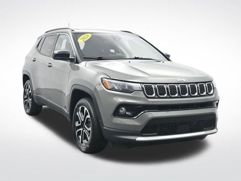 Used 2024 Jeep Compass Limited AWD/4WD image 3