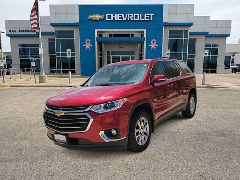 Used 2020 Chevrolet Traverse LT FWD image 1