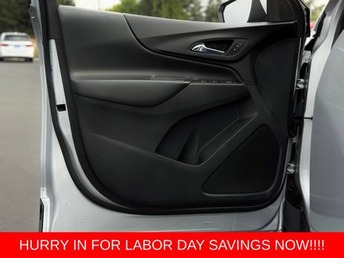 Used 2021 Chevrolet Equinox LT AWD/4WD image 12
