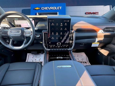New 2026 GMC Yukon Denali w/ Sun & Power Step Package image 5