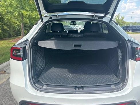 Used 2022 Tesla Model Y Performance AWD/4WD image 8