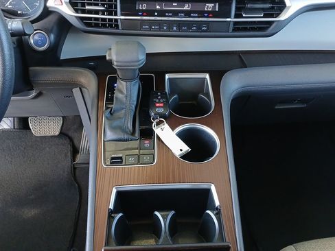 Used 2023 Toyota Sienna LE image 36