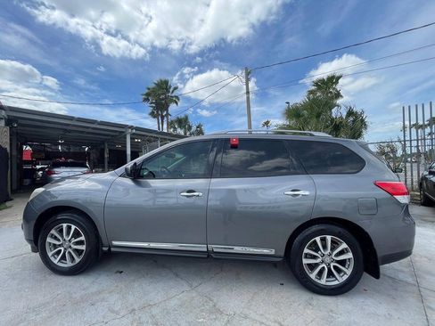 Used 2015 Nissan Pathfinder SL w/ Cargo Package FWD image 4