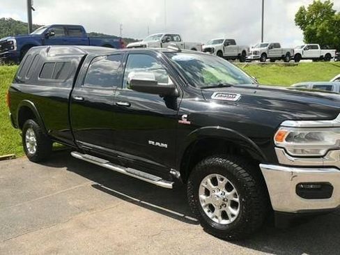 Used 2019 RAM 2500 Laramie AWD/4WD image 2