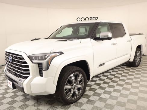 Used 2022 Toyota Tundra Capstone AWD/4WD image 10