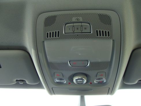 Used 2015 Audi A4 2.0T Premium Plus w/ Technology Package image 32