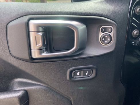 Used 2019 Jeep Wrangler Unlimited Sport S AWD/4WD image 20
