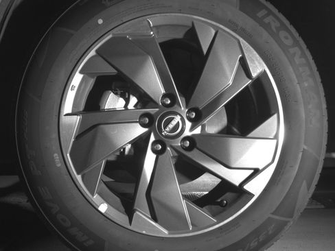 Used 2025 Nissan Rogue SV image 12