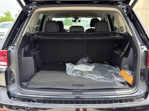 New 2026 Volkswagen Atlas SE FWD image 9