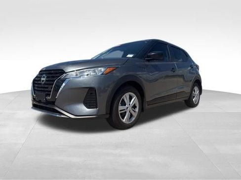 Used 2025 Nissan Kicks Play S FWD image 5