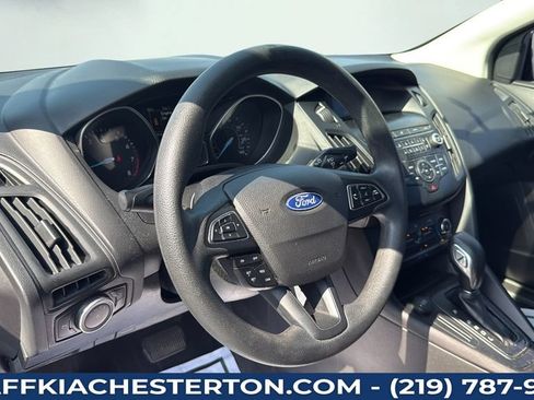 Used 2018 Ford Focus SE FWD image 32