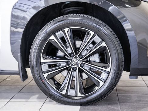 Used 2023 Toyota bZ4X Limited w/ Weather Package image 18