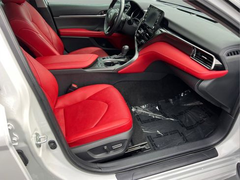 Used 2021 Toyota Camry XSE w/ Navigation Package image 11