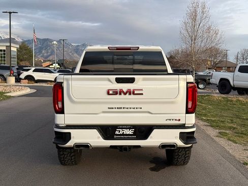 Used 2022 GMC Sierra 1500 AT4 w/ AT4 Premium Package image 10