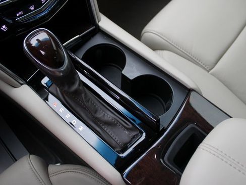 Used 2016 Cadillac XTS Luxury image 26