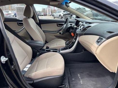 Used 2016 Hyundai Elantra SE image 15