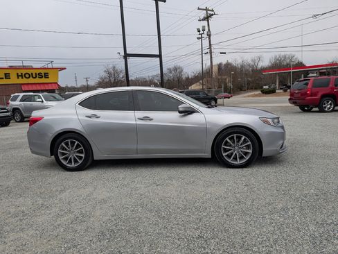 Used 2019 Acura TLX image 5