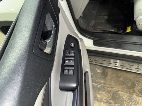 Used 2017 Toyota Highlander XLE w/ Protection Package #3 image 24