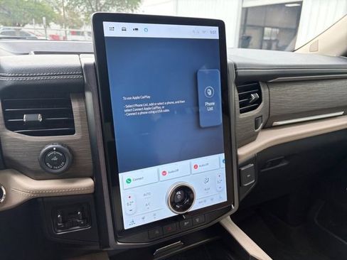 Used 2024 Ford Expedition Max Limited image 10