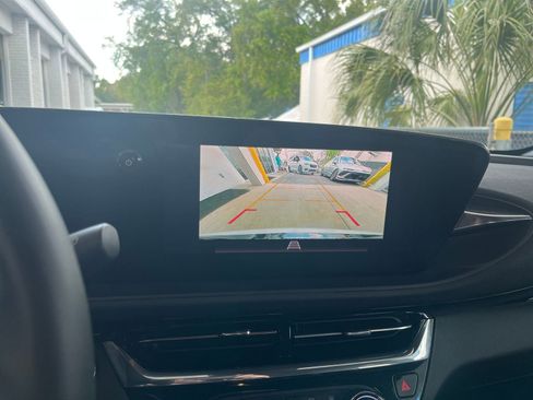 Used 2025 Buick Envista Sport Touring image 22