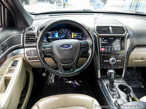 Used 2018 Ford Explorer Limited image 13