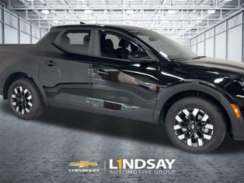 Used 2026 Hyundai Santa Cruz SE AWD/4WD image 3