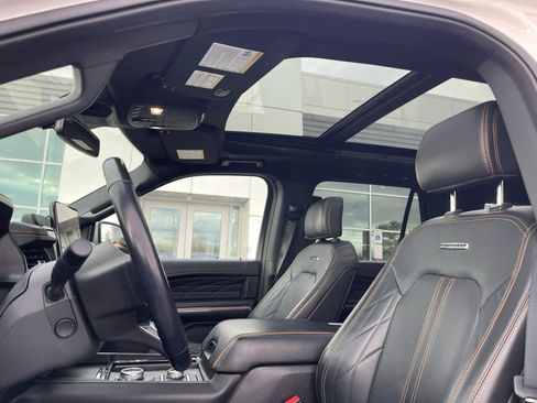 Used 2022 Ford Expedition Max Platinum image 9