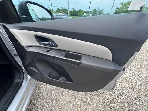 Used 2016 Chevrolet Cruze LS FWD image 23
