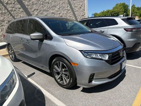 Used 2022 Honda Odyssey Touring image 3