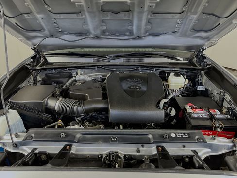 Used 2016 Toyota Tacoma TRD Sport image 27