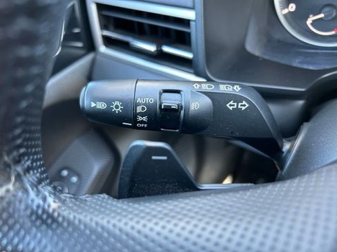 Used 2024 Mitsubishi Outlander SE image 23