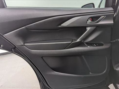 Used 2022 MAZDA CX-9 Touring image 16