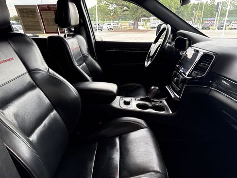 Used 2020 Jeep Grand Cherokee Trailhawk w/ Trailhawk Luxury Group AWD/4WD image 32