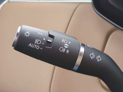 New 2025 Land Rover Range Rover Long Wheelbase SE image 27