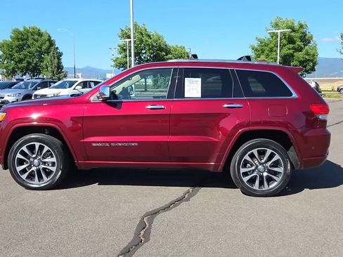 Used 2018 Jeep Grand Cherokee Overland AWD/4WD image 5