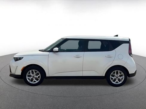 Used 2025 Kia Soul LX w/ LX Technology Package image 9