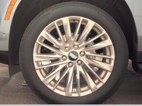 Certified 2025 Cadillac Escalade Premium Luxury image 13