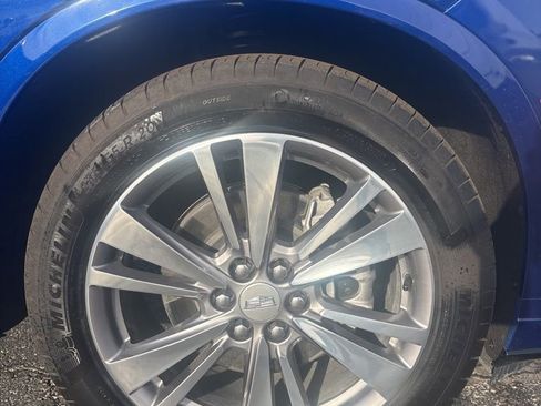 Used 2025 Cadillac XT6 Premium Luxury image 10