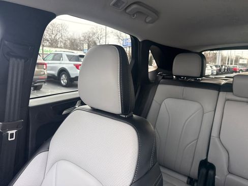 Used 2025 Ford Escape Platinum w/ Premium Technology Package image 45