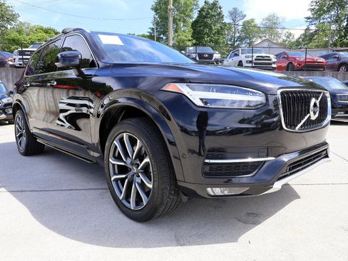 Used 2018 Volvo XC90 T5 Momentum w/ Convenience Package AWD/4WD image 9